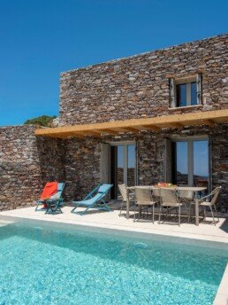 Πέτρινη πρόσοψη και πισίνα, Vacation House in Antiparos