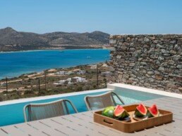 Βεράντα με τραπέζι και θέα στη θάλασσα, Vacation House in Antiparos