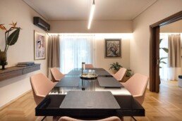 Αίθουσα συσκέψεων προς το παράθυρο, A.K. Notary Office Renovation