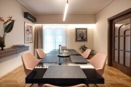 Τραπέζι συσκέψεων με ροζ καρέκλες, A.K. Notary Office Renovation