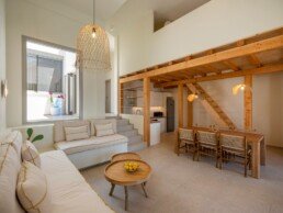 Καθιστικό και ξύλινο πατάρι, Vacation House in Antiparos