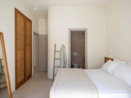 Υπνοδωμάτιο με ξύλινη ντουλάπα, Vacation House in Antiparos