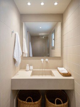 Μπάνιο με χτιστό νιπτήρα, Vacation House in Antiparos