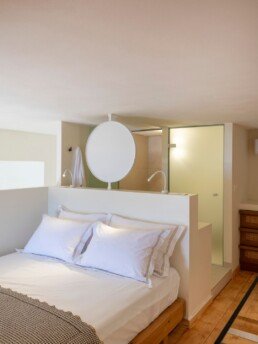 Υπνοδωμάτιο με στρογγυλό καθρέφτη, Vacation House in Antiparos