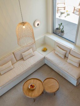 Γωνιακός καναπές από ψηλά, Vacation House in Antiparos